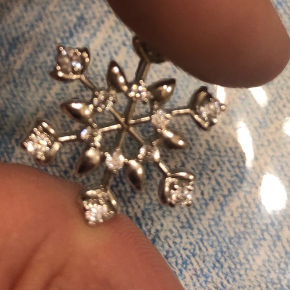 Snowflake pendant - Picture 2 of 2